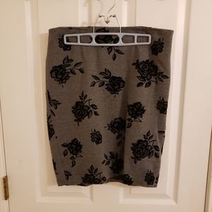 Black & Gray Floral Pencil Skirt w/ Velvet Accents, Size 4